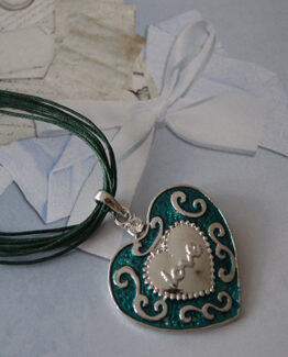 Halskette Heart Emaille grün... Zeitlose, trendige und ausgefallene Modeschmuck aus der ganzen Welt